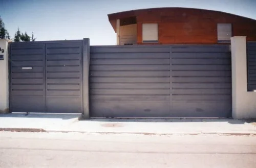 Correderas 1 - Mantenimiento Reparaci&oacute;n Puertas de Garaje Correderas Barcelona Madrid