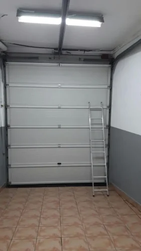 Seccionales 1 - Mantenimiento Reparaci&oacute;n Puertas de Garaje Seccionales Barcelona Madrid